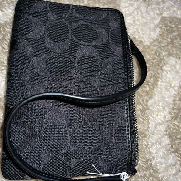 Coach wristlet - Picture 5 of 6
